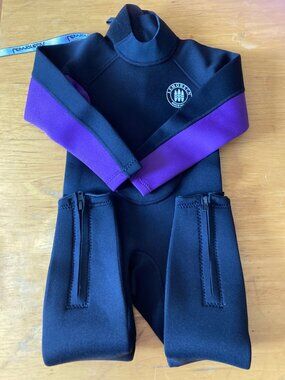 Kids Neoprene Wetsuit Youth Size 4, 2mm, Back Zipper Shorty Wetsuit Black Blue